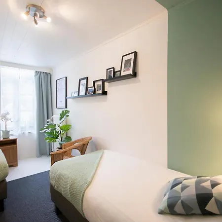 Au Petit Dragon 3* Bergen