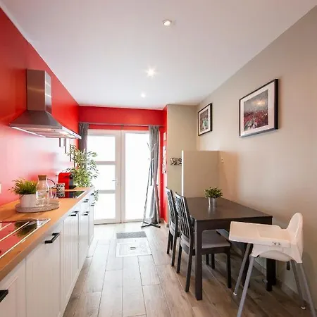 Au Petit Dragon Bed & Breakfast 3*