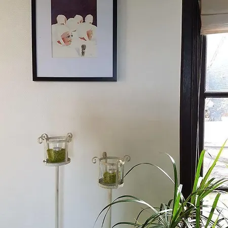 Au Petit Dragon Bed & Breakfast 3*